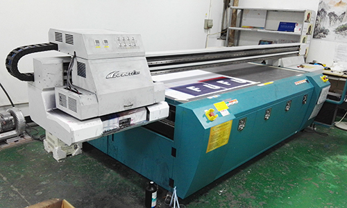 UV平板噴繪機 UV平板噴繪機